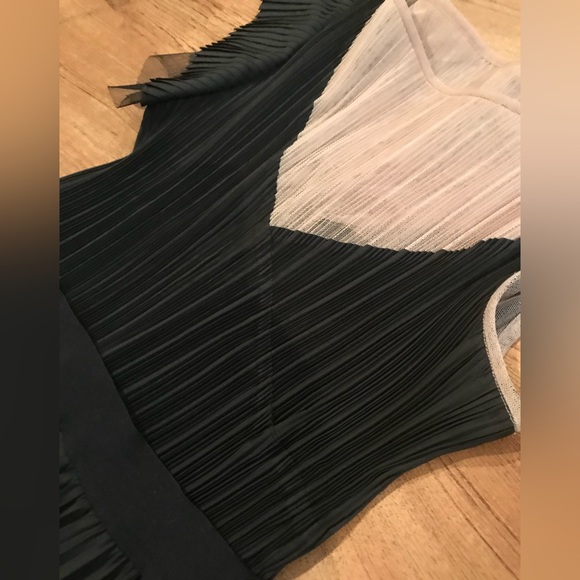 NWT $338 BCBG MAXAZRIA Black Modest ELEGANT DRESS Lace Pleated S 4/6 Ciara - Picture 2 of 8